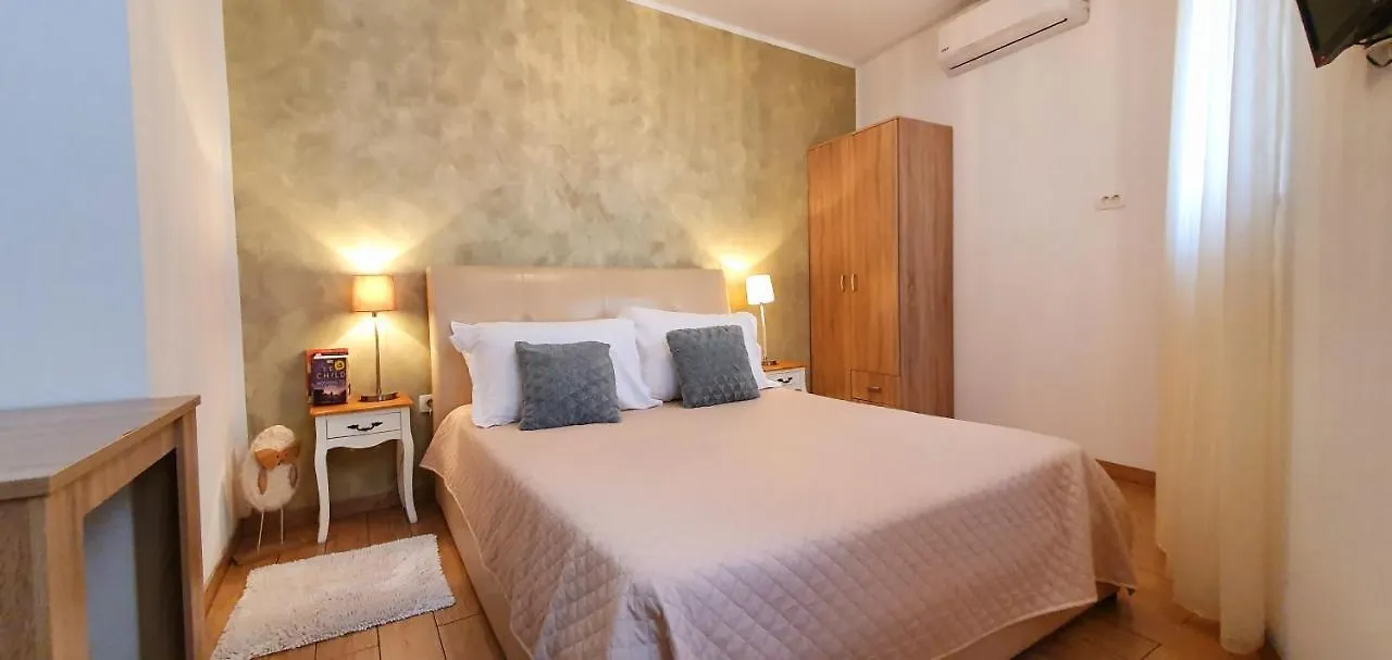 Heritage Stone Wall Split Apartment