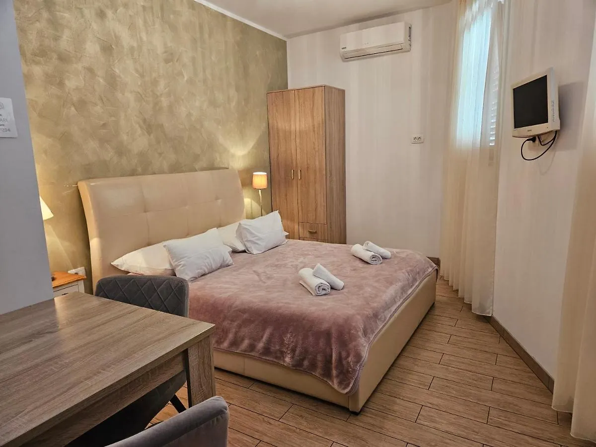 Heritage Stone Wall Split Apartment