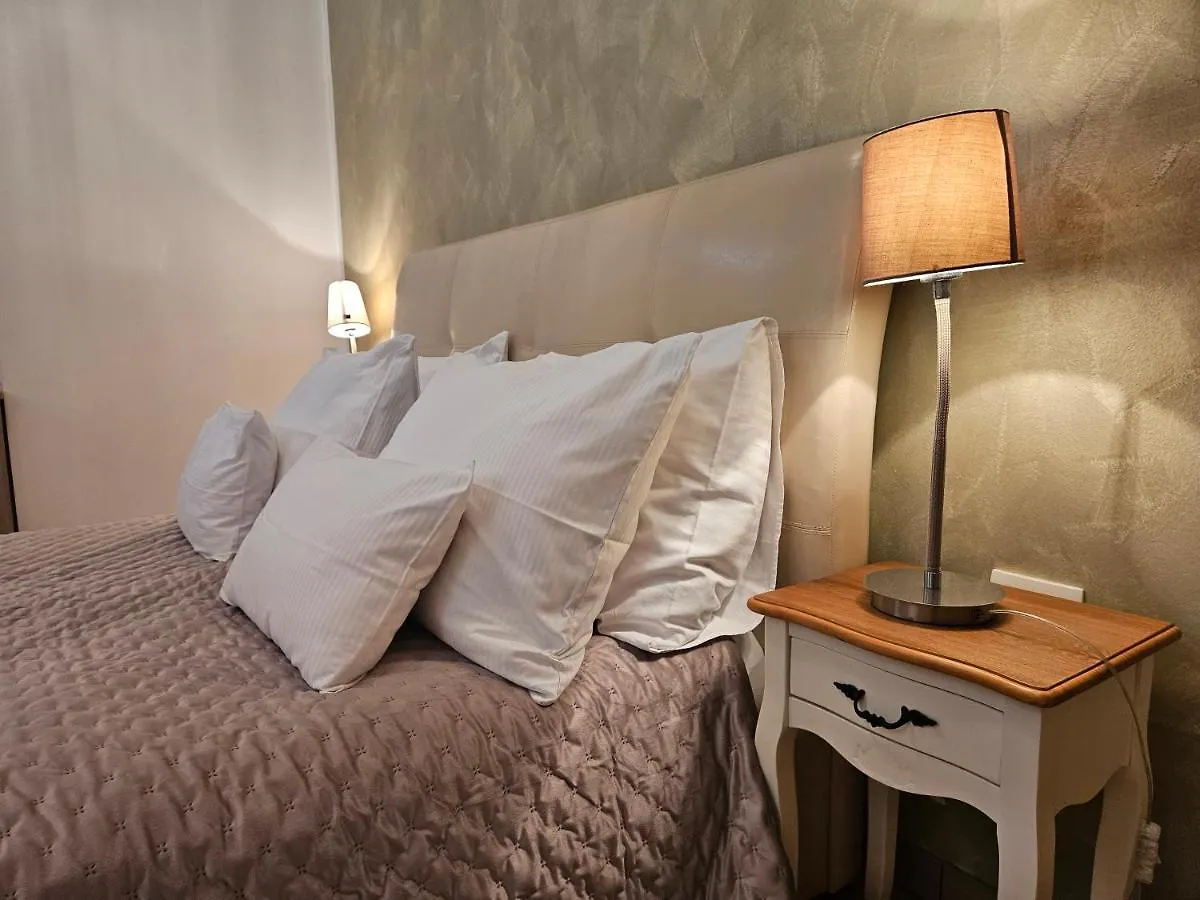Heritage Stone Wall Split Apartment