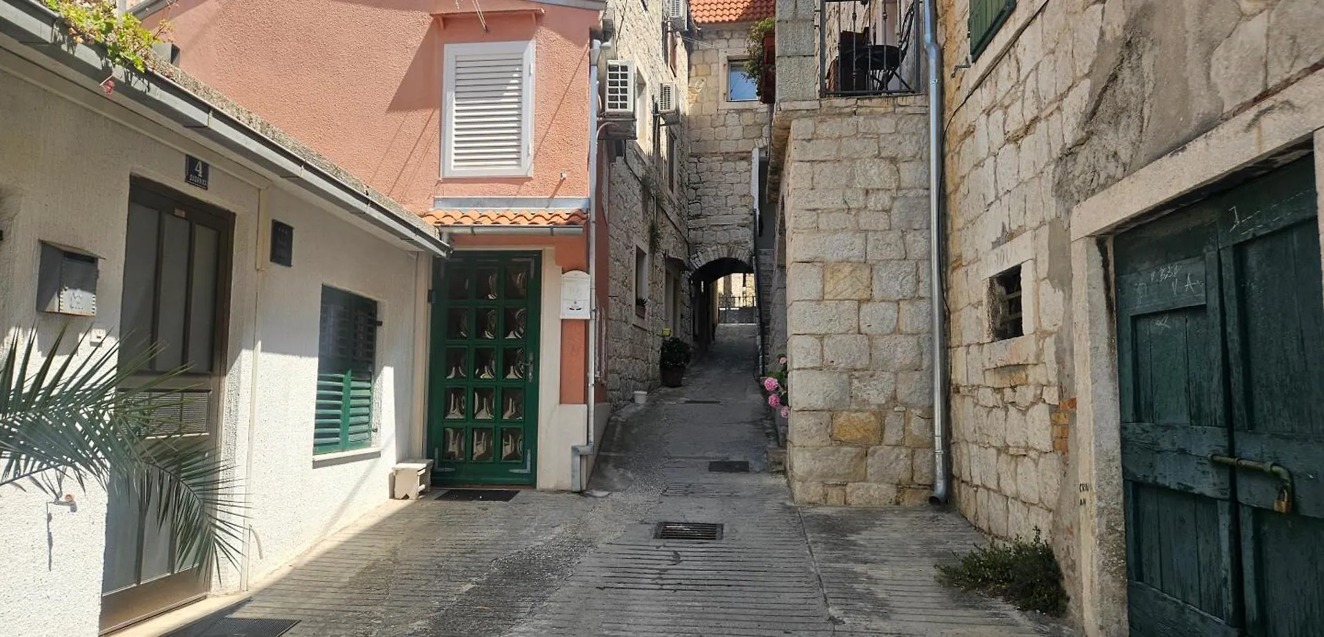 Heritage Stone Wall Spalato
